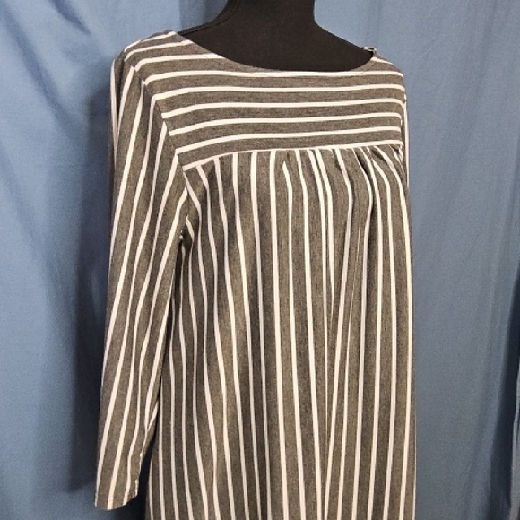 Suzanne Betro White and Gray Ruffled Tiered Mini Dress(B4) - Picture 5 of 6